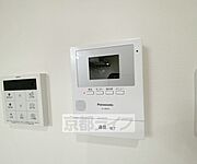 モニターで来客確認できるので安心です。