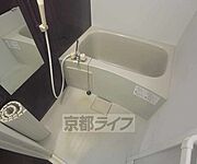 鏡のある綺麗なお風呂