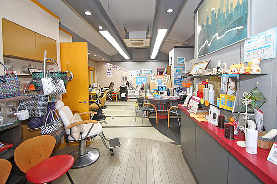 店舗内
