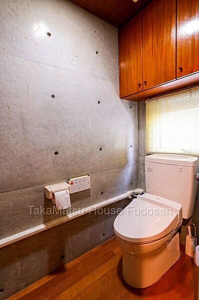 トイレを拡大表示