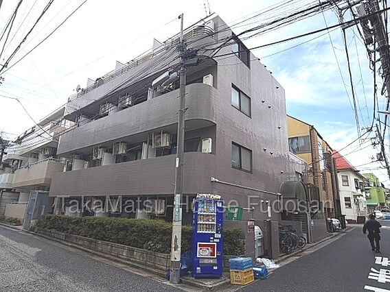 角地に面してお...