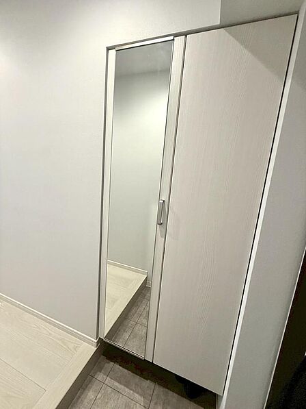 靴をたっぷり収納できるシューズボックス