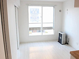 ラージヒル菊水 301 3階1LDKのリビング/ダイニング