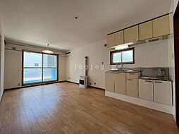 グレイス澄川 103 1階1LDKのリビング/ダイニング