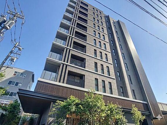 駅から徒歩約6...