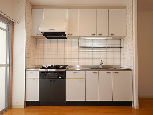 画像5:コンロが設置された使いやすいキッチンです♪