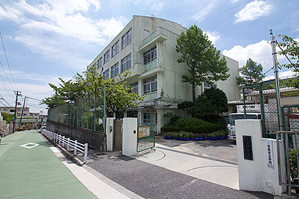 画像13:小学校「神戸市立渦が森小学校まで910ｍ」徒歩約4分
