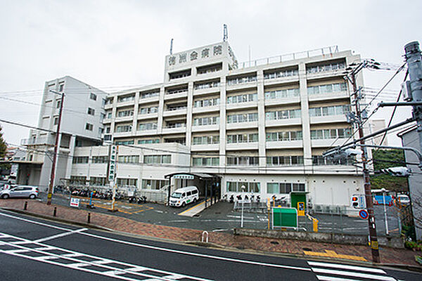 画像7:病院「神戸徳洲会病院まで950ｍ」内科、消化器科、小児科、外科、婦人科、リハビリテーション科などの診療科が備わった総合病院です。