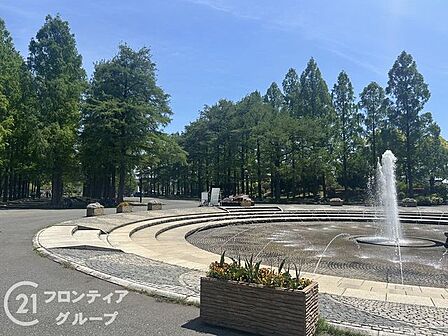 花博記念公園鶴見緑地 徒歩17分。 1300m