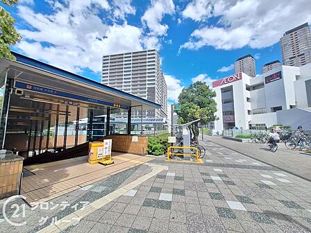 大日駅(Osaka Metro 谷町線) 徒歩20分。谷町線と大阪モノレール線が交差する駅で通勤通学に大変便利です。駅前にはイオンモール大日があります。商業施設や住宅地が広がり、生活に便利な環境です…