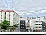 その他：11階建ての6階部分に位置し、バルコニーからの眺望も良好です。周辺は閑静な住宅街となっており、見晴らしの良い景色を楽しめます。