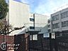 周辺：大阪市立関目東小学校 関目東小学校まで徒歩13分です。お友達とのおしゃべりも弾む程よい距離感で、毎日の登下校がお子様の基礎体力づくりにも繋がる通学環境が整っています。 980m
