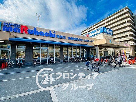 スーパーマルハチ鴫野店 徒歩9分。 700m