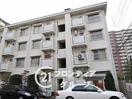 どこを見ても美しく保たれた空間は、住まう方々のマナーの良さを感じて安心しますね!暮らしを快適にするための細やかな配慮が息づく環境で、心穏やかな毎日をスタートできそうですね!