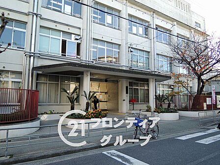 大阪市立菅原小学校 徒歩4分。 300m