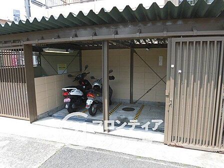 住まい選びは、価格や立地だけでなく、将来の暮らし方まで含めて考えることが大切です。今の段階で気になっていることを、まずスタッフに話してみてください