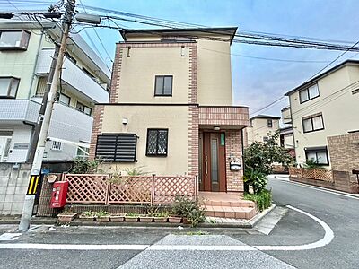 外観：通風採光にも優れ、心地よい光と風が溢れています。戸建てでなければ体感できないひとときをご体感下さい。