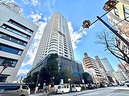 住まう人たちへ日常生活の中で時という豊かさと、将来への安心を享受させてくれる駅近の立地。