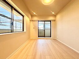 一日の疲れを癒やしてくれる主寝室。時を忘れて過ごす場所として過ごせるお部屋。