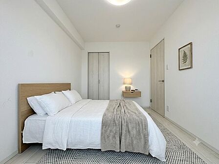 【配置してある家具や小物はCGによるイメージです】【Bedroom】居室