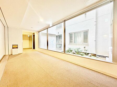 【Entrance hall】エントランスホール