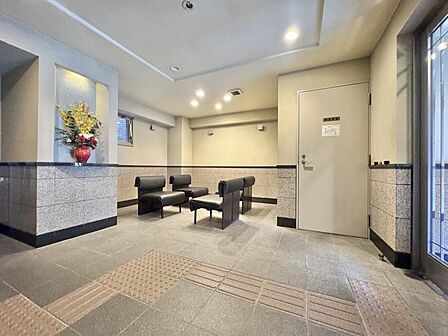 【Entrance hall】エントランスホール