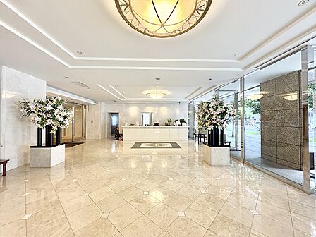 【Entrance hall】エントランスホール