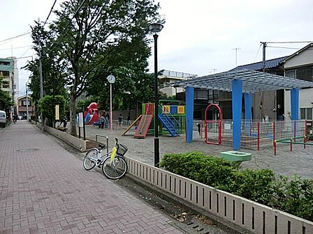 千住ほんちょう公園まで約477m