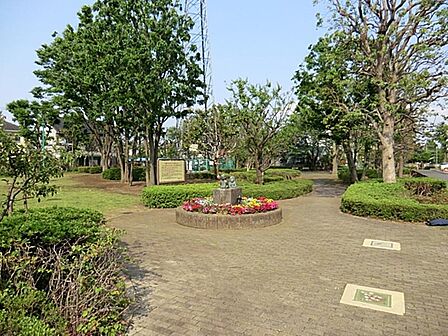 稲荷木公園まで約133m