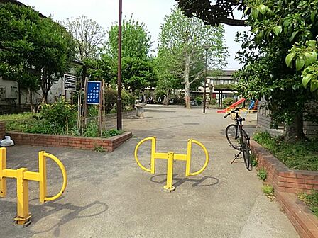 沼袋公園まで約458m