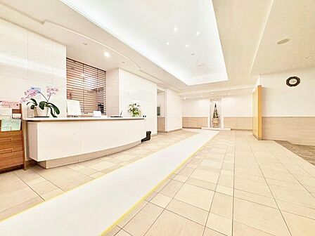 【Entrance hall】エントランスホール