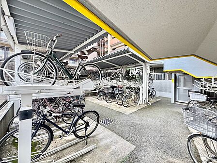 【Bicycle parking area】駐輪場
