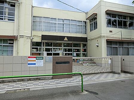 板橋区立向原小学校まで約564m