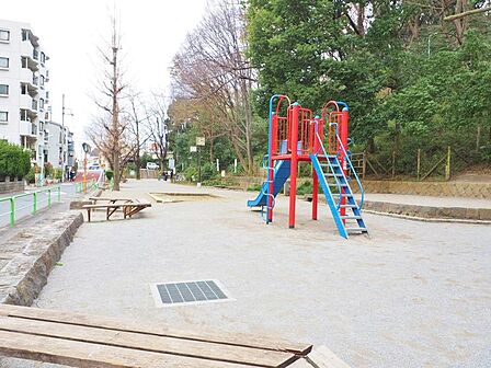 志村城山公園まで約1100m