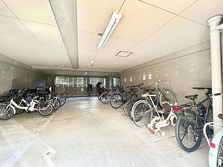 【Bicycle parking area】駐輪場