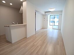 JR山陰本線 倉吉駅 バス11分 円谷入口下車 徒歩4分の賃貸アパート 2階1LDKのリビング/ダイニング