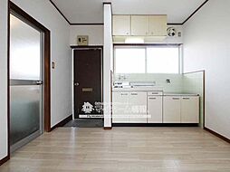 ホワイトコーポ 205 2階1DKのリビング/ダイニング