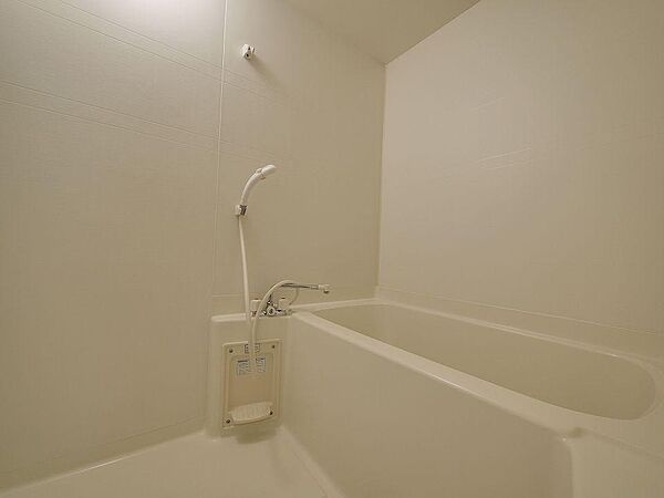 画像6:シャワーを浴びたり☆浸かったり☆癒しの浴室♪