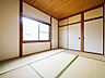 室内：優しい光と風を取り込み和める空間