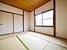 室内：暖かな陽差しがお部屋に癒しの時間を与えてくれます