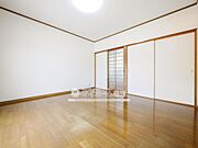 心身をリラックスさせ安らぎを与えてくれる洋室♪
