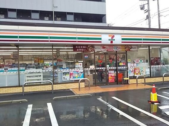 セブン-イレブ...