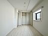 寝室：〈6.0帖〉収納スペースが広いので、部屋に荷物が出ることもなく生活感を隠せるのは嬉しいですね♪