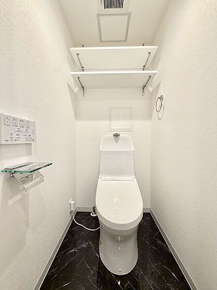 温水洗浄便座付きで、快適性にも配慮された設備仕様となっております
