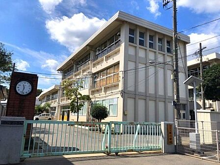 流山市立東小学校 473m