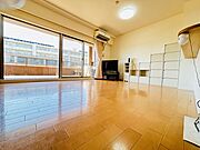ご家族の集まるリビングは約21帖！生活の中心となるゆとりある広さです♪