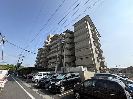 敷地内に平面駐車場がございます!