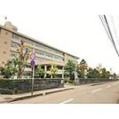 中学校「鳴和中学校まで1300ｍ」