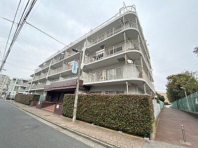 外観：5階建て4階南西向き住戸　最寄り駅徒歩10分圏内　新規内装リノベーション