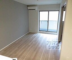 JR山陰本線 円町駅 徒歩7分の賃貸アパート 2階1LDKのリビング/ダイニング